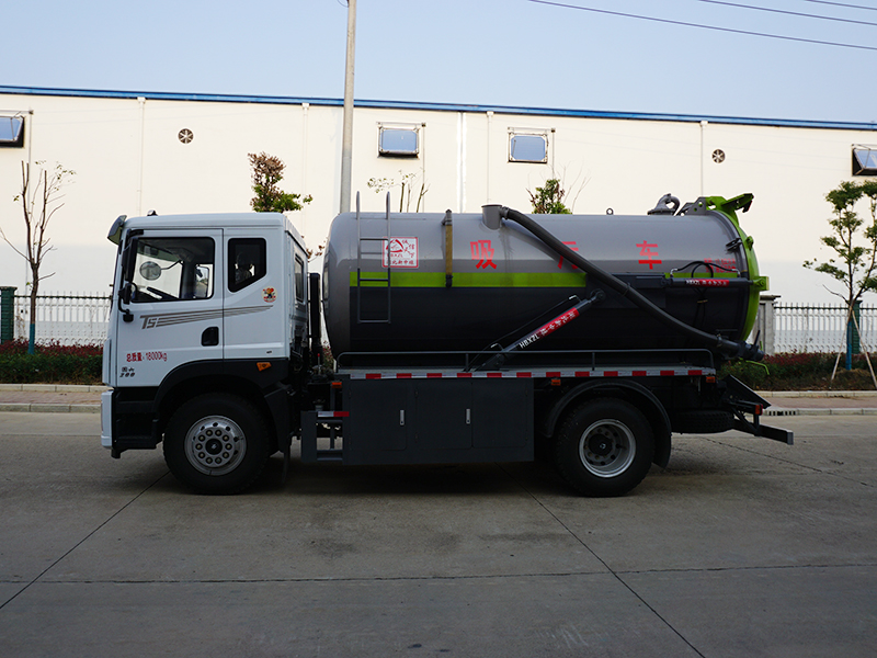 中潔牌XZL5188GXW6型吸污車(chē)